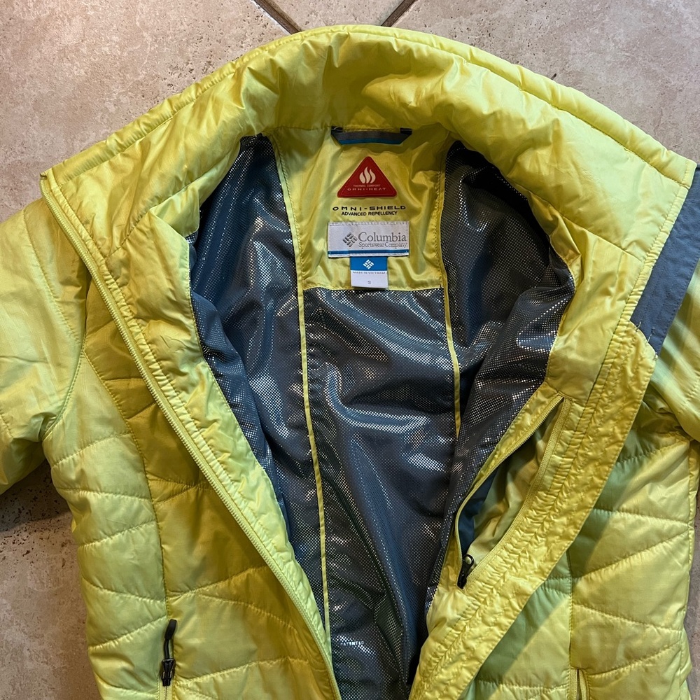 Columbia Omni-shield puffer - Picture 2 of 7